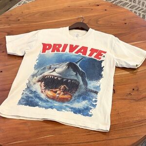 🏝️ Used heavy weight Men’s size M